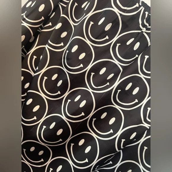 Dressed in Lala Smiley Face Midi Pencil Skirt Black and White Medium - Picture 8 of 8